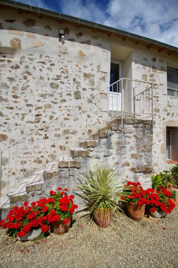 O Trois Oliviers Bed & Breakfast Louin Exterior photo