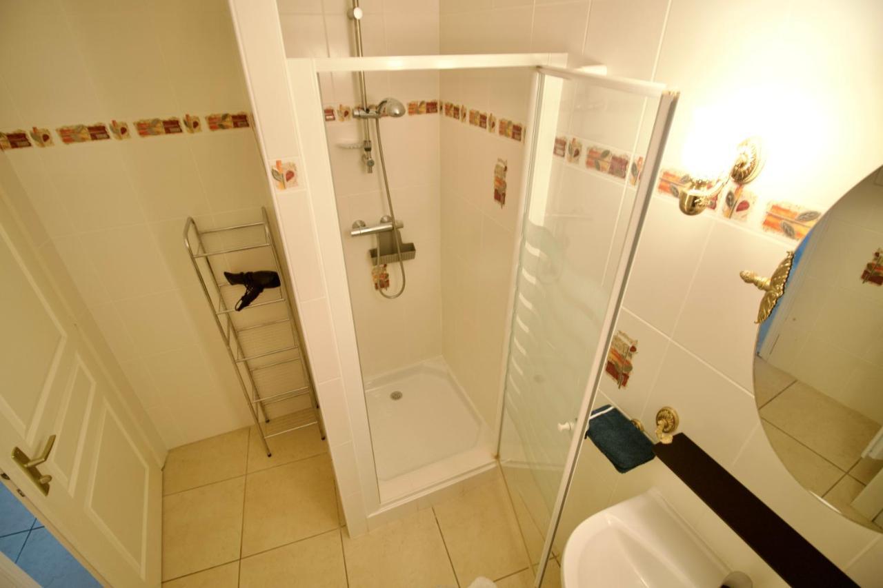 O Trois Oliviers Bed & Breakfast Louin Exterior photo