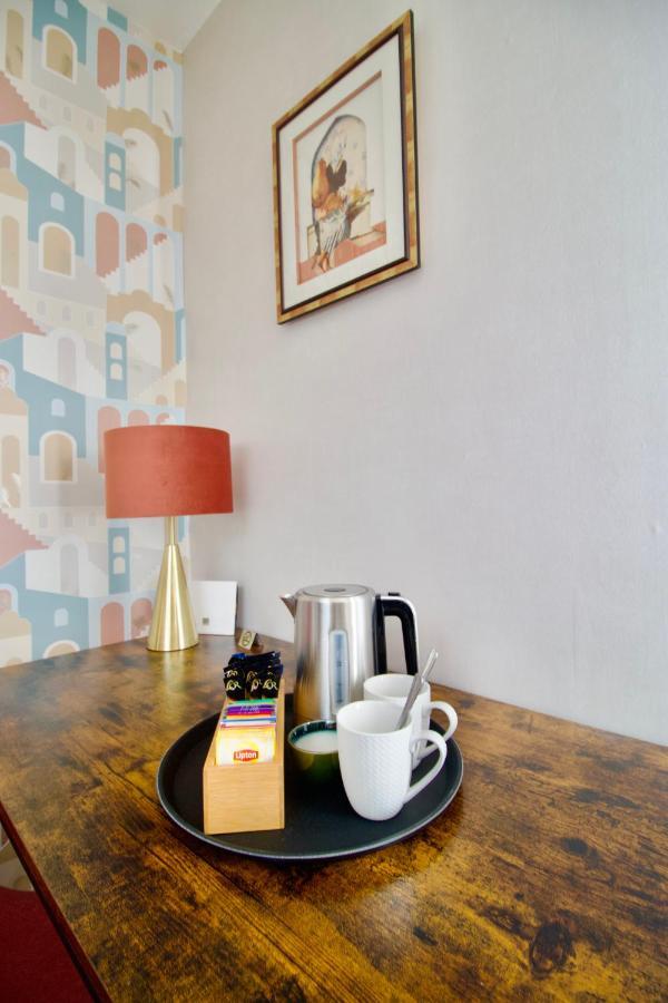 O Trois Oliviers Bed & Breakfast Louin Exterior photo